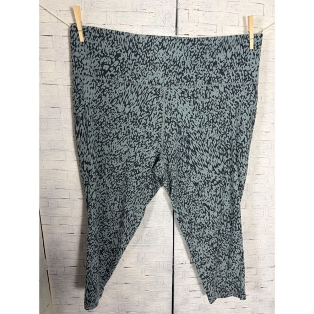 Athleta Salutation leggings Stash Pocket‎ II Printed 7/8 Tight Leopard plus size